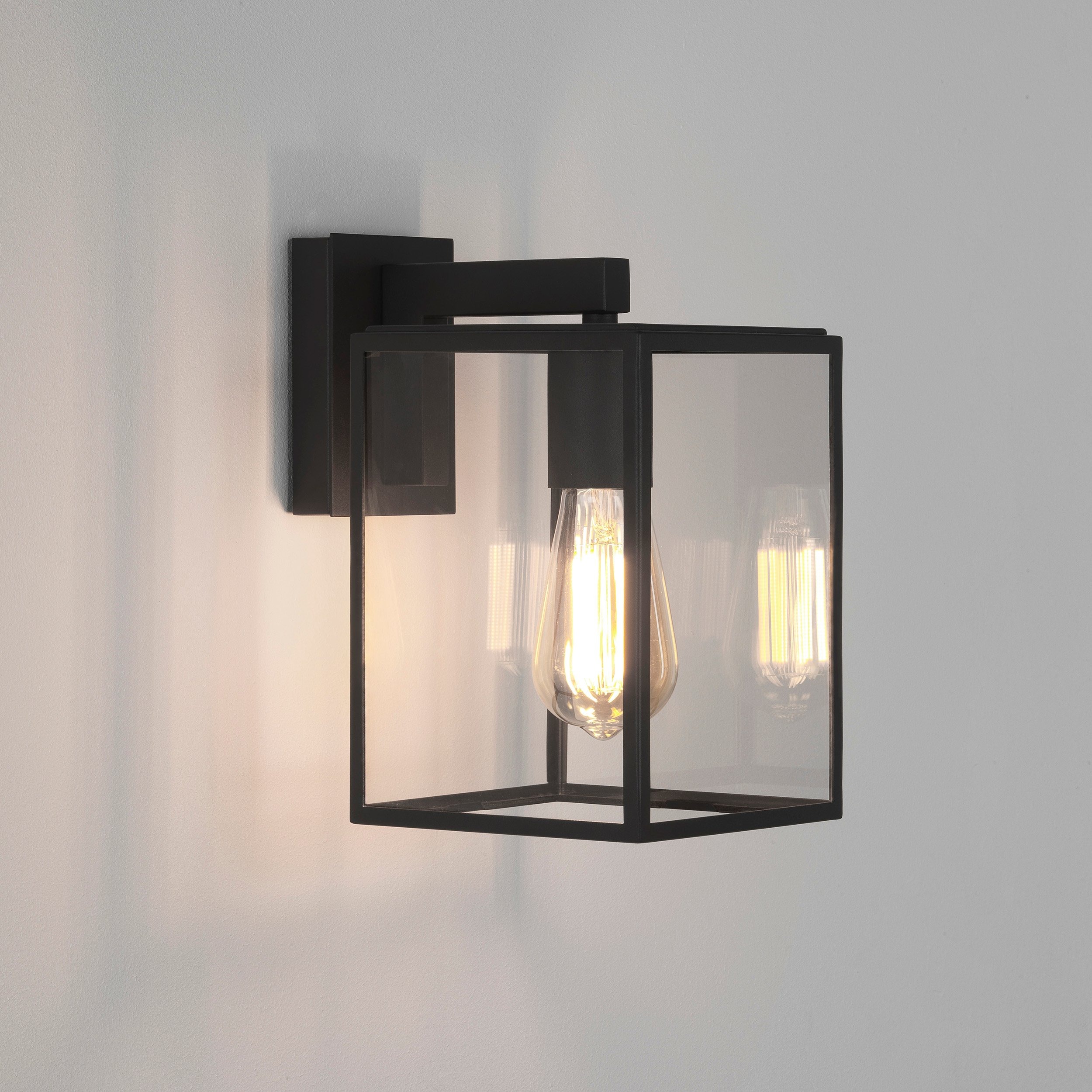 Уличный настенный фонарь Astro Lighting Box 270
