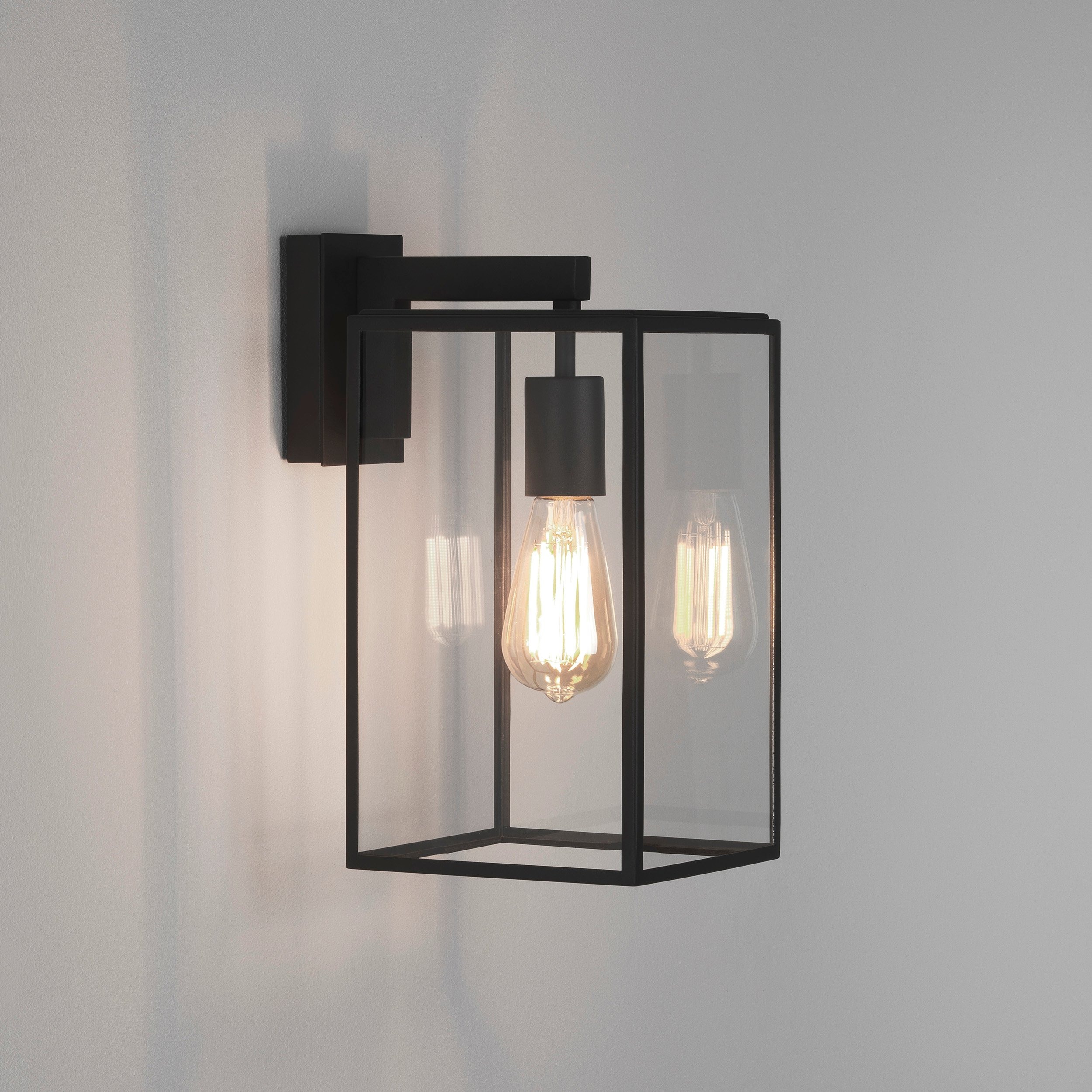 Уличный настенный фонарь Astro Lighting Box 350