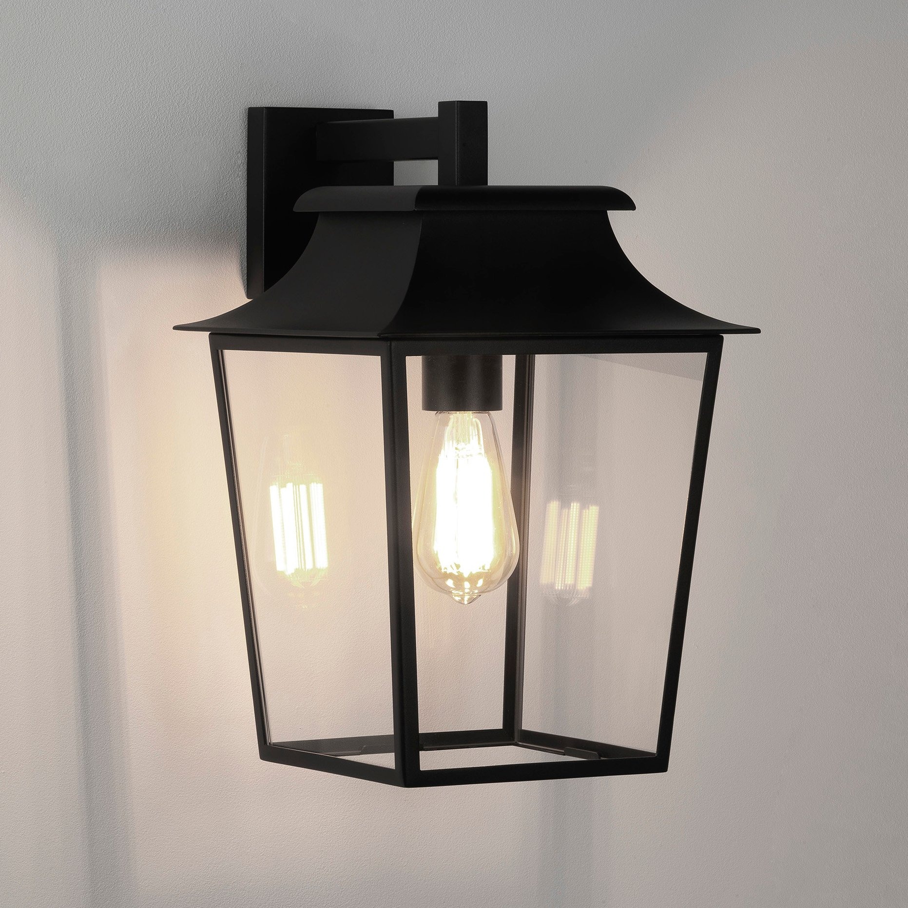 Уличный настенный светильник Astro Lighting Richmond 254