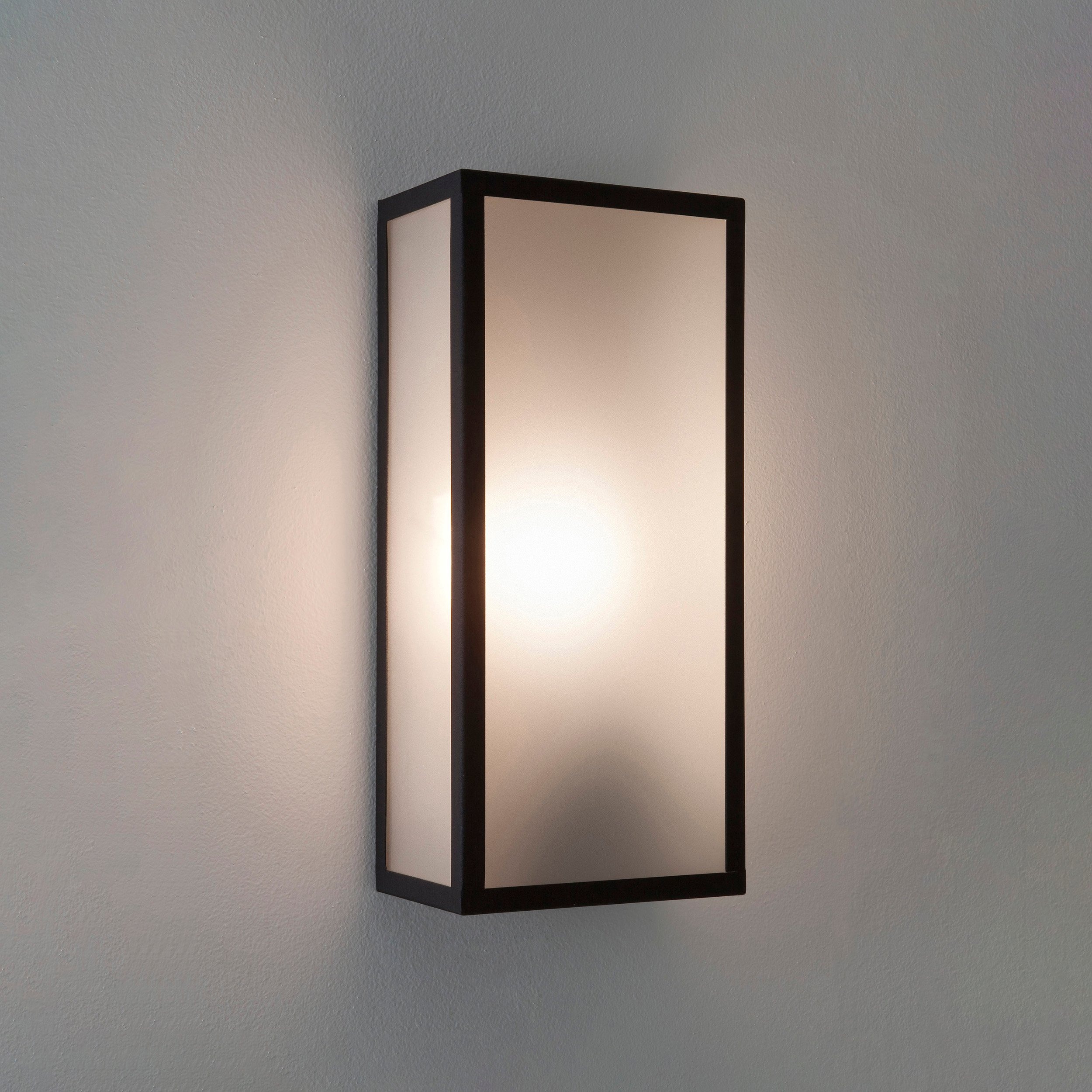 Уличный настенный светильник Astro Lighting Messina с датчиком