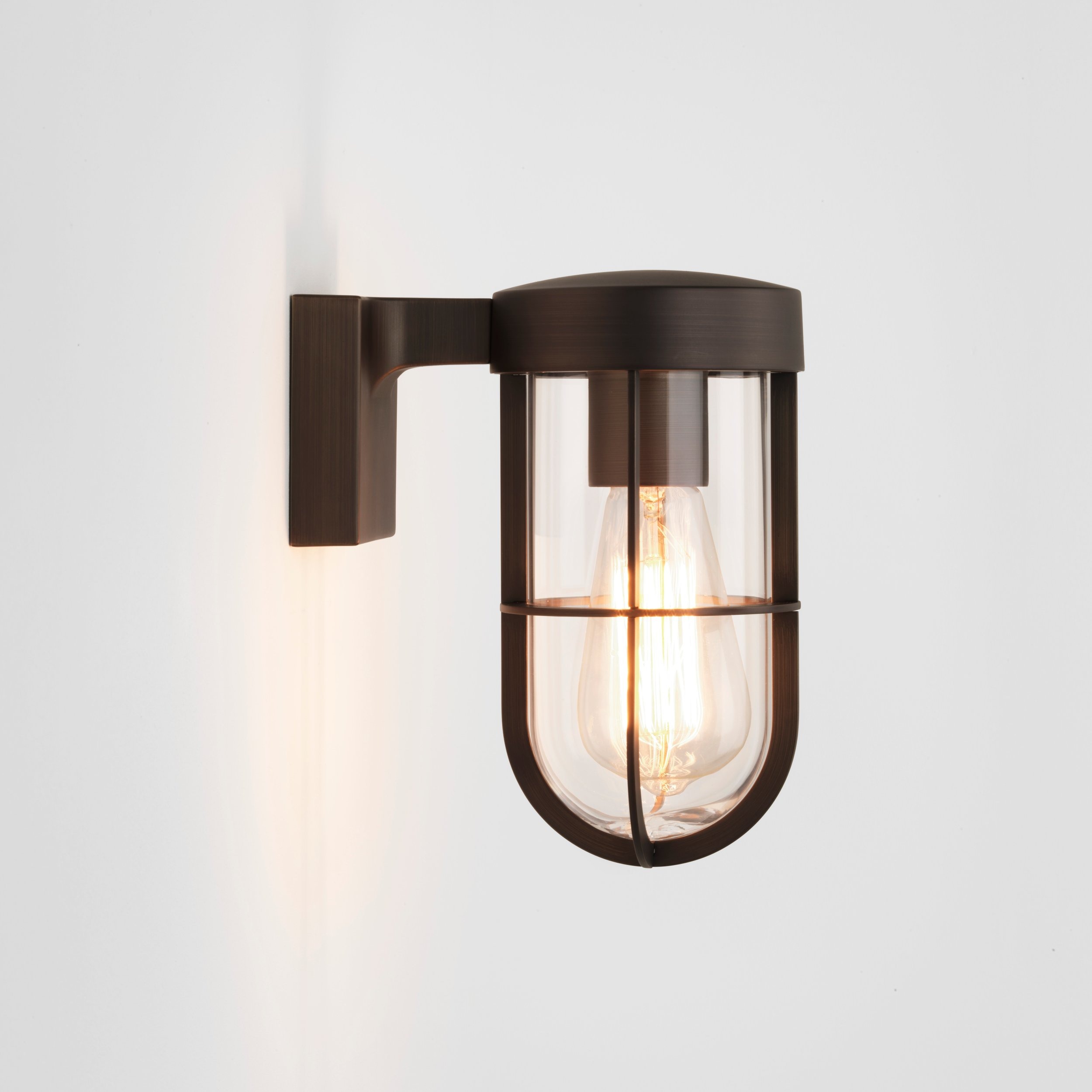 Уличный настенный светильник Astro Lighting Cabin античная фото 6