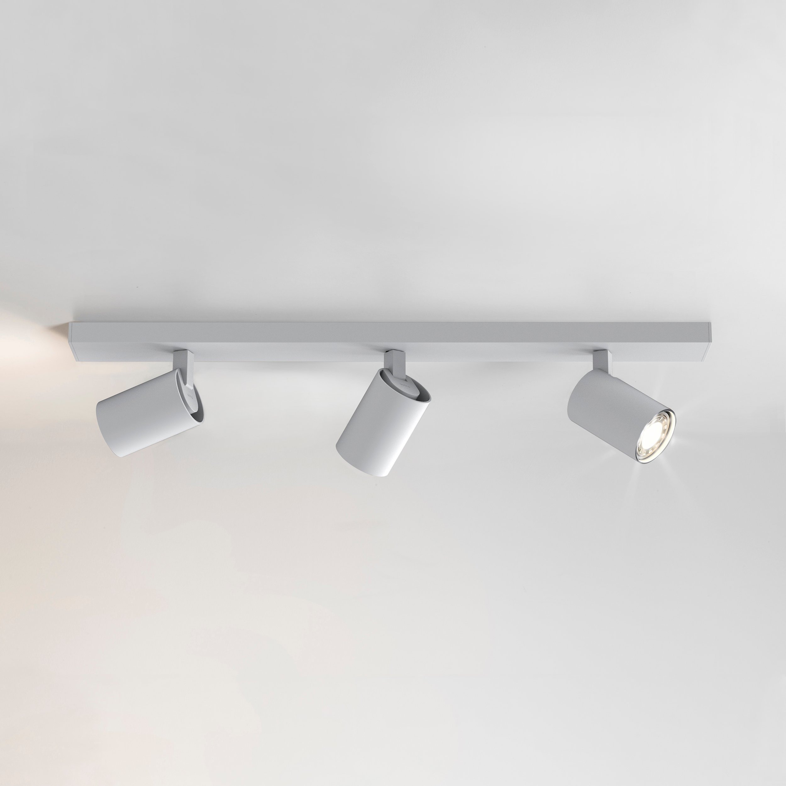 Потолочный светильник Astro Lighting Ascoli Triple Bar фото 2